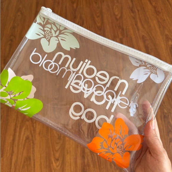 Floral Transparent Travel Pouch - Picture 3 of 3